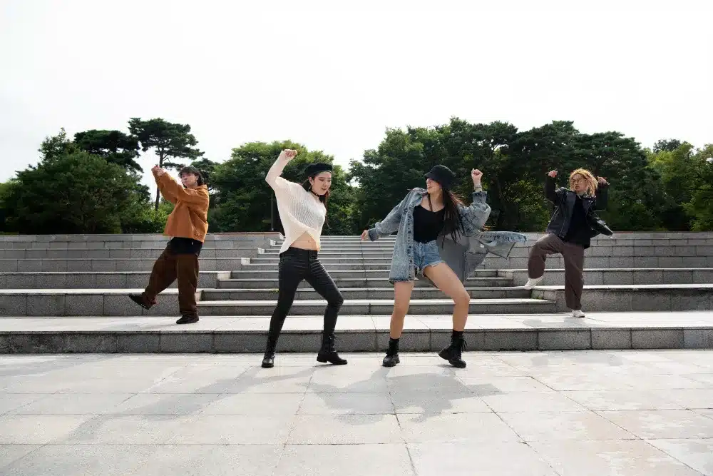 Basic Dance Moves That Make You Look Like You Know What You’re Doing